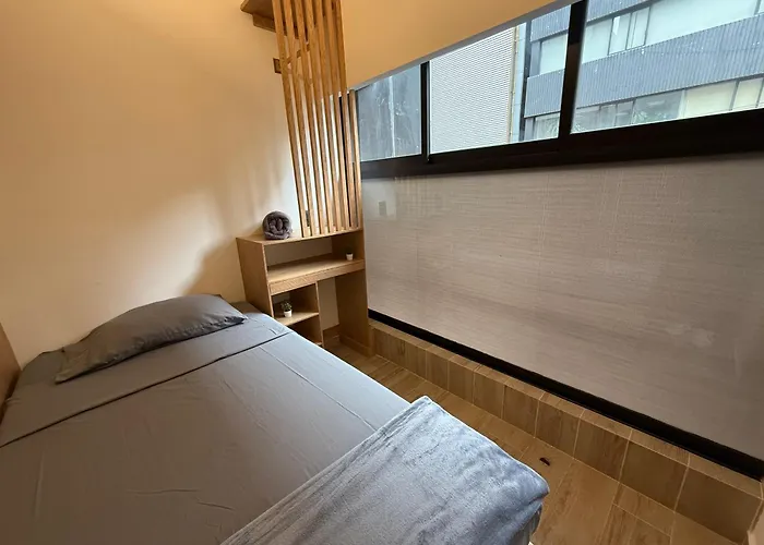 Capsule hotel U-co Live Centro *