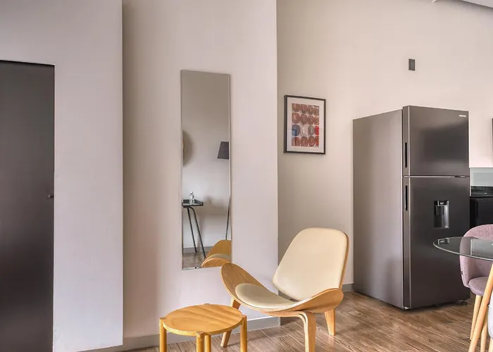 Capsule hotel U-co Live Centro Mexico City